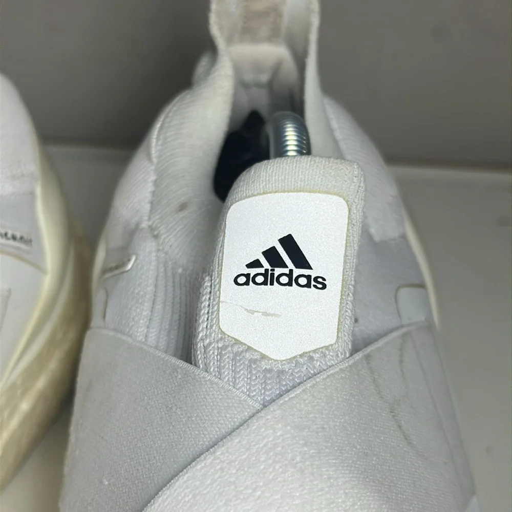 Adidas UltraBoost crisscross DNA White Sneakers